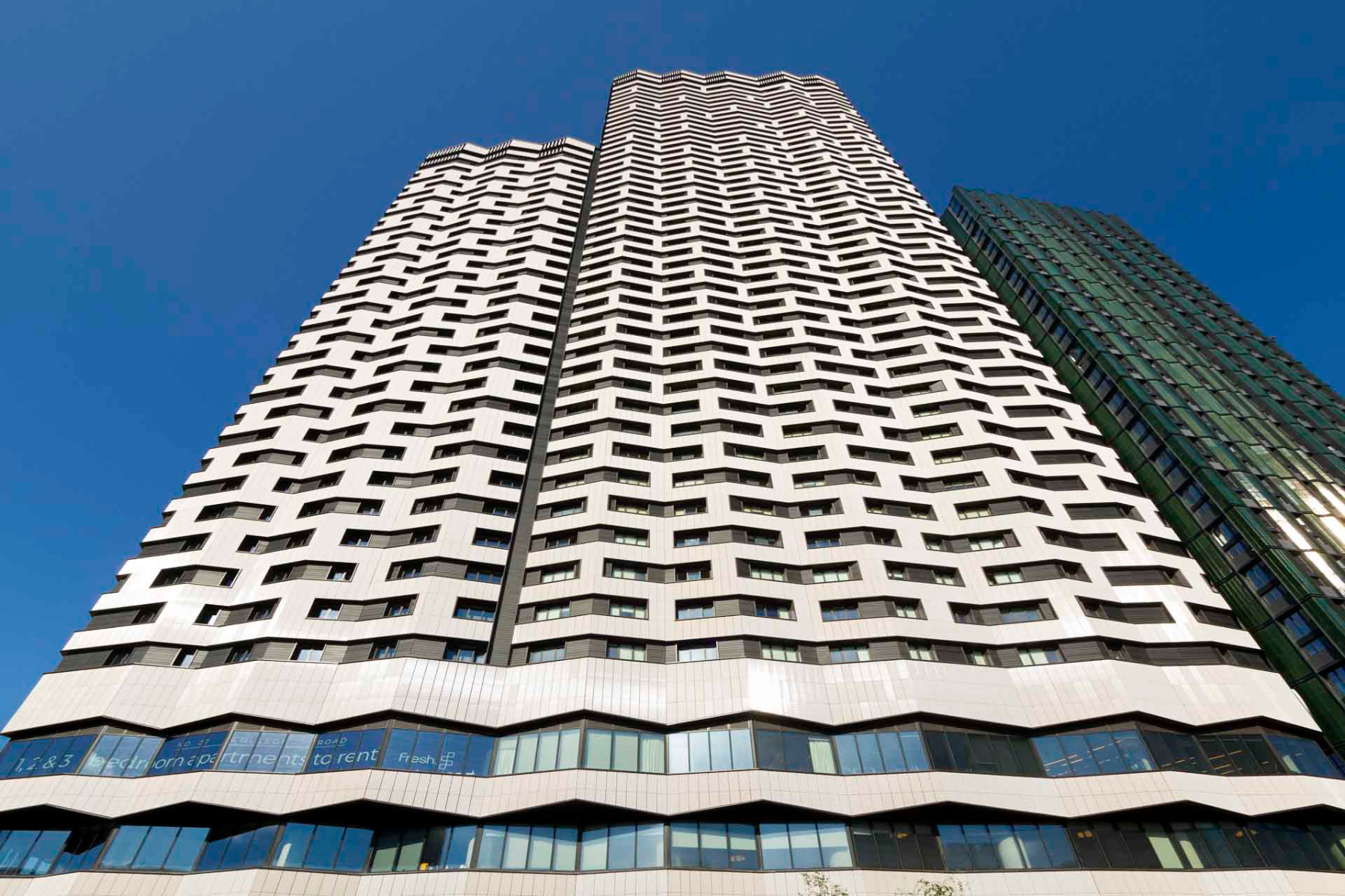 Zickzack-Fassade für Hochhaus in Modulbauweise