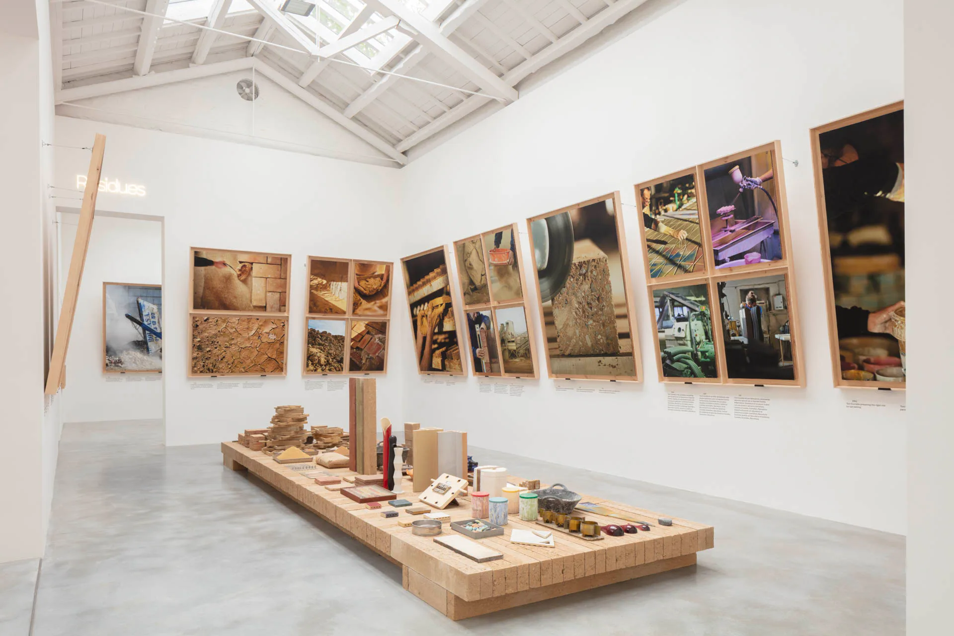 Die Ausstellung „Internalities“ im spanischen Pavillon wendet ihren Blick den Ressourcen der eigenen Heimat zu.