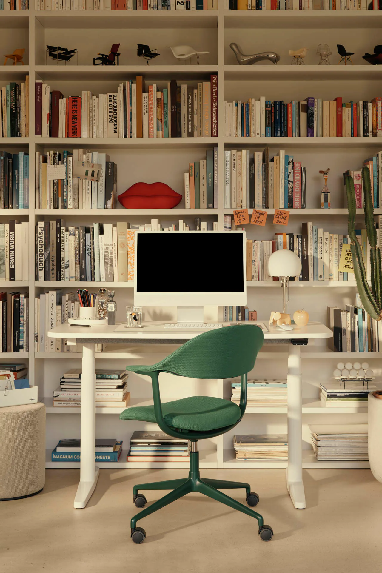 Mynt polstered Chair