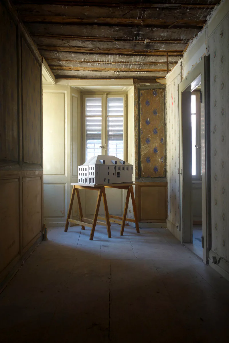 GayMenzel architectes, Maisons Duc, Saint-Maurice VS, 2016 – 2018. Modell 1:33 1/3 im Bestand vor Weiterbau