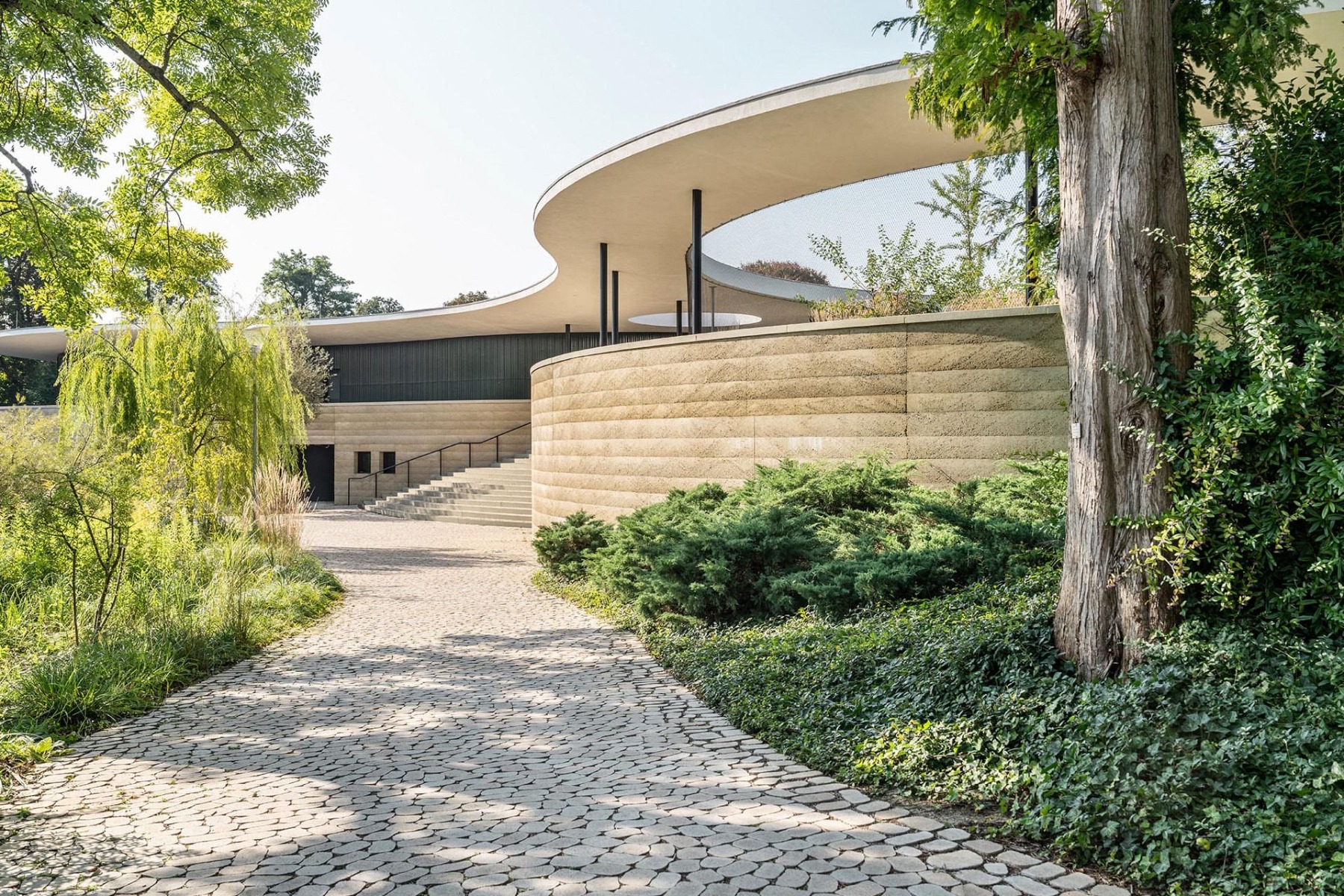 Luisenpark Mannheim: Architektur in der Fläche