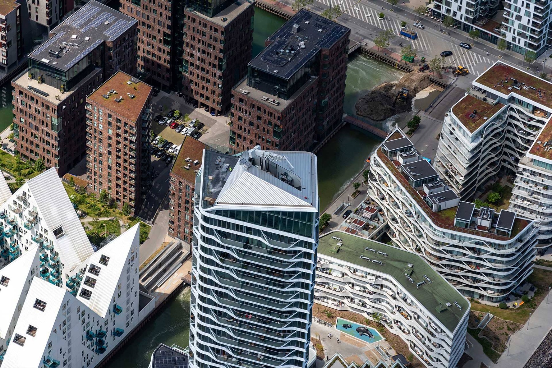 Komplexe Dachform am dänischen Hafenviertel