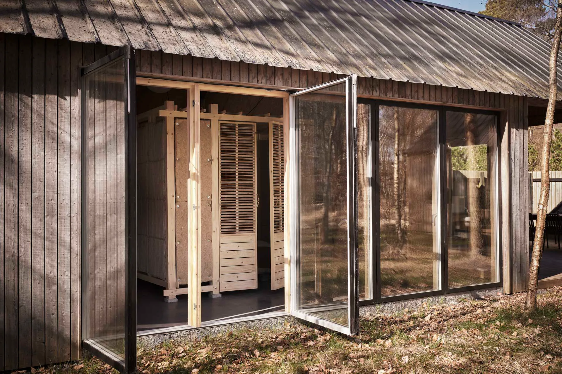 Der Pavillon ist aus einem Forschungsprojekt heraus entstanden. Untersucht wird das Potenzial der Verwendung von zehn in Dänemark heimischen Pflanzen in architektonischen Strukturen.