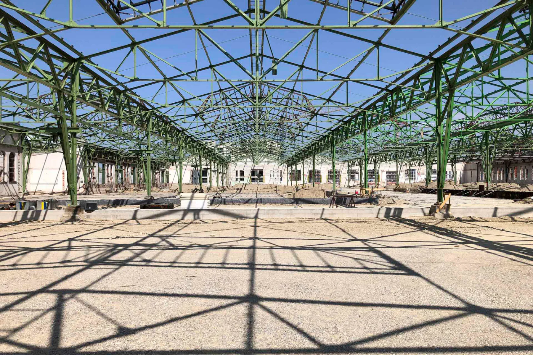 Stahltragwerk nach dem Abbruch der alten Halle