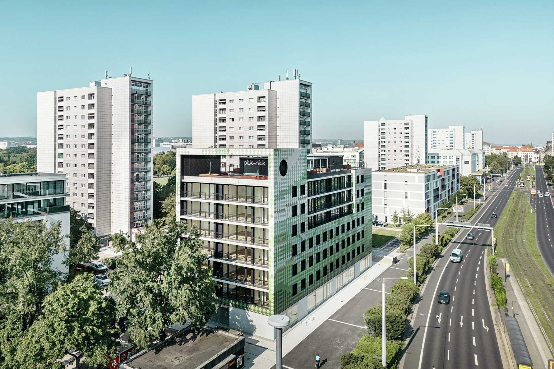 Das Pick-Nick setzt ein markantes Highlight im urbanen Stadtbild.
