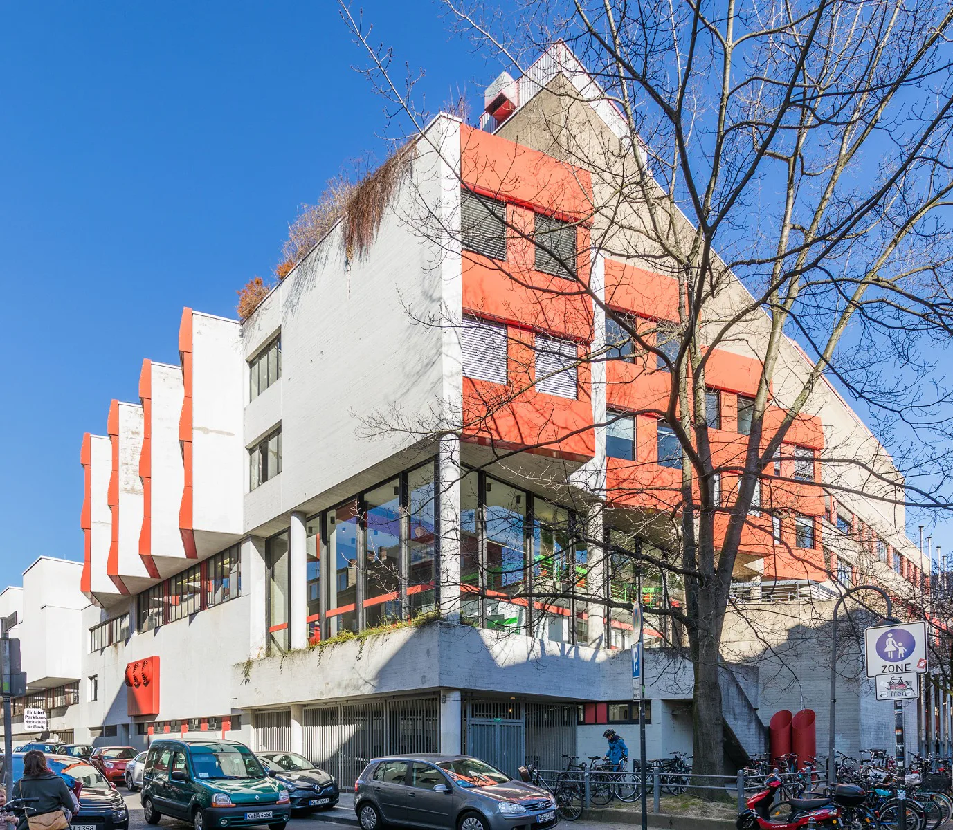 Klassik-Nike: Hochschule für Musik und Tanz Köln (1969-1977), Architektur: Werkgruppe 7 und Bauturm, Köln (Erich Schneider-Wessling, Peter Busmann, Heiner P. Hachenberg, Jürgen G. Pahl, Walter Ruoff, Peter Trint, Erwin H. Zander)
