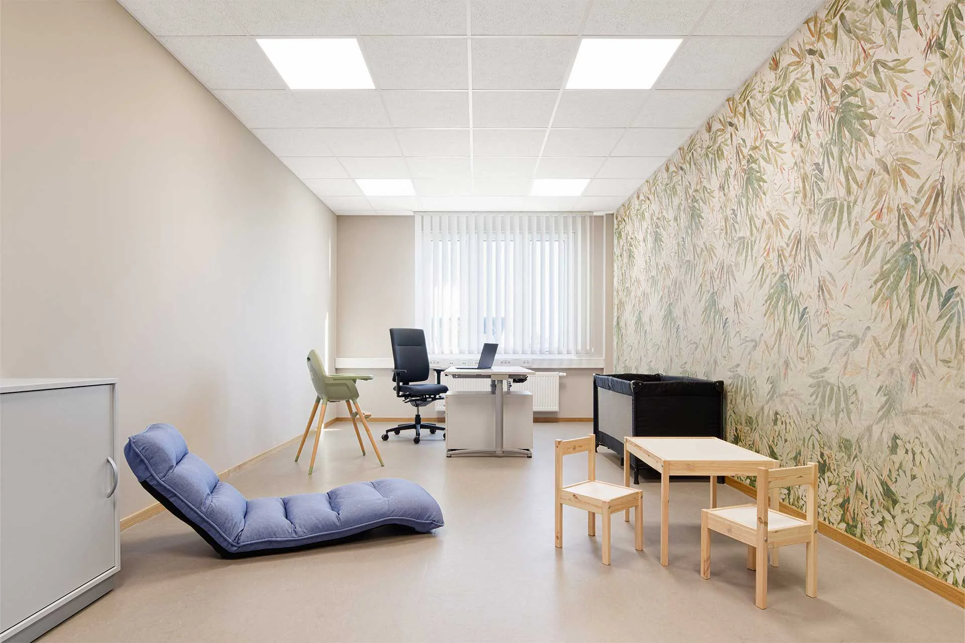 Moderne Büroarbeit bedeutet auch, dass die Kinder – wenn nötig – mit dabei sein können.