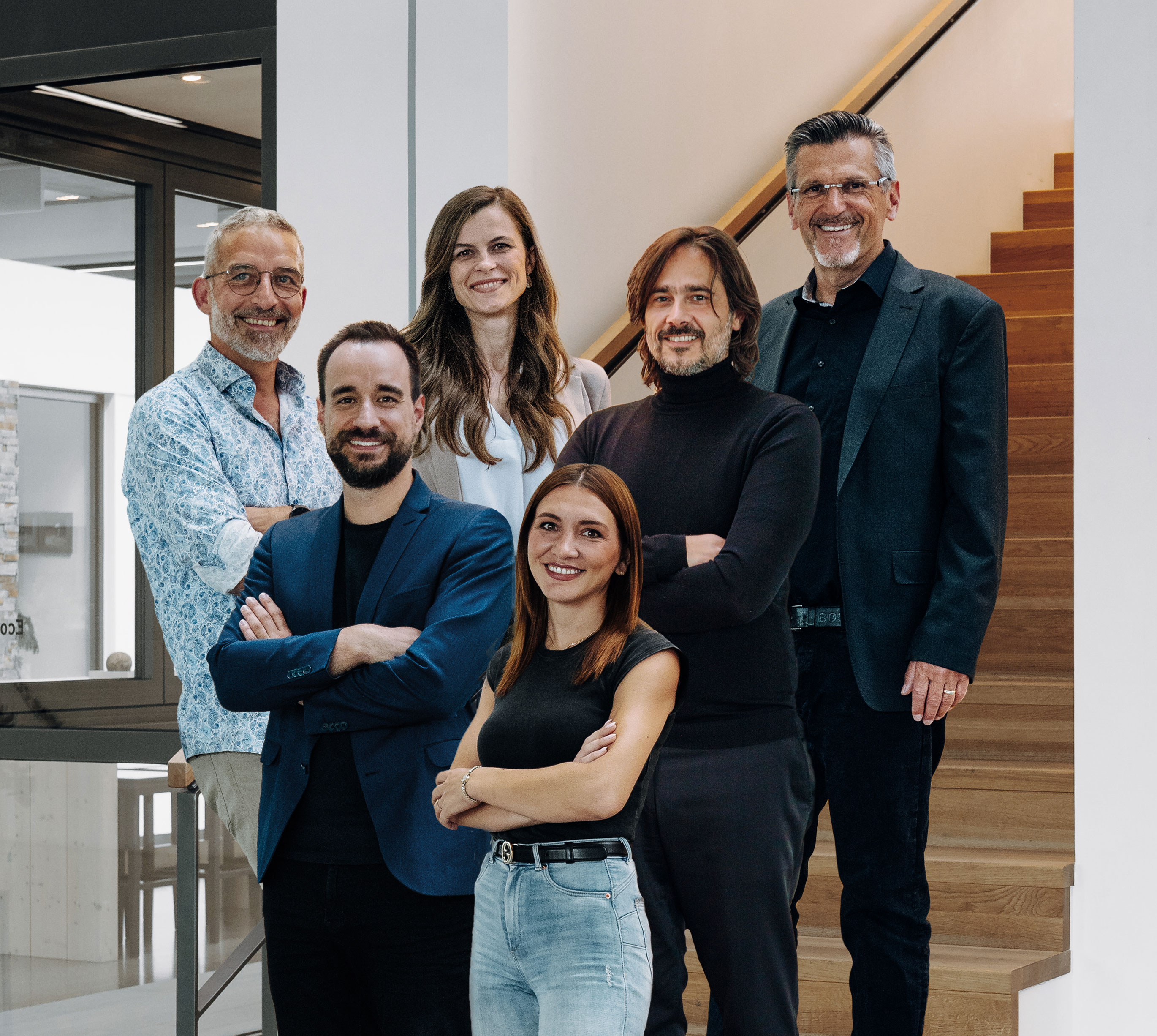 Unser Team aus erfahrenen Architektenberatern hilft Ihnen bei allen Fragen, sowohl hinsichtlich konkreter Projektplanung als auch zu allgemeinen Fragen zu unseren Produkten. Nehmen Sie gerne Kontakt zu uns auf.