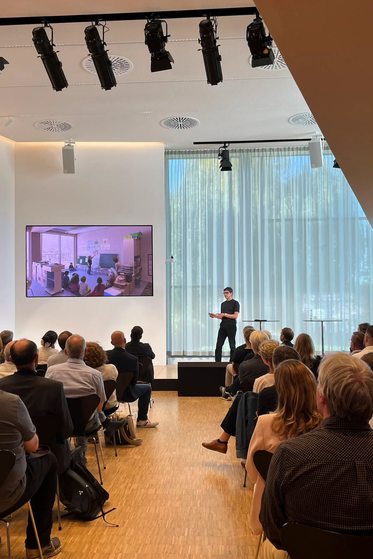 Vortrag Modularer Schulbau von Andreas Krawczyk (NKBAK Architekten)