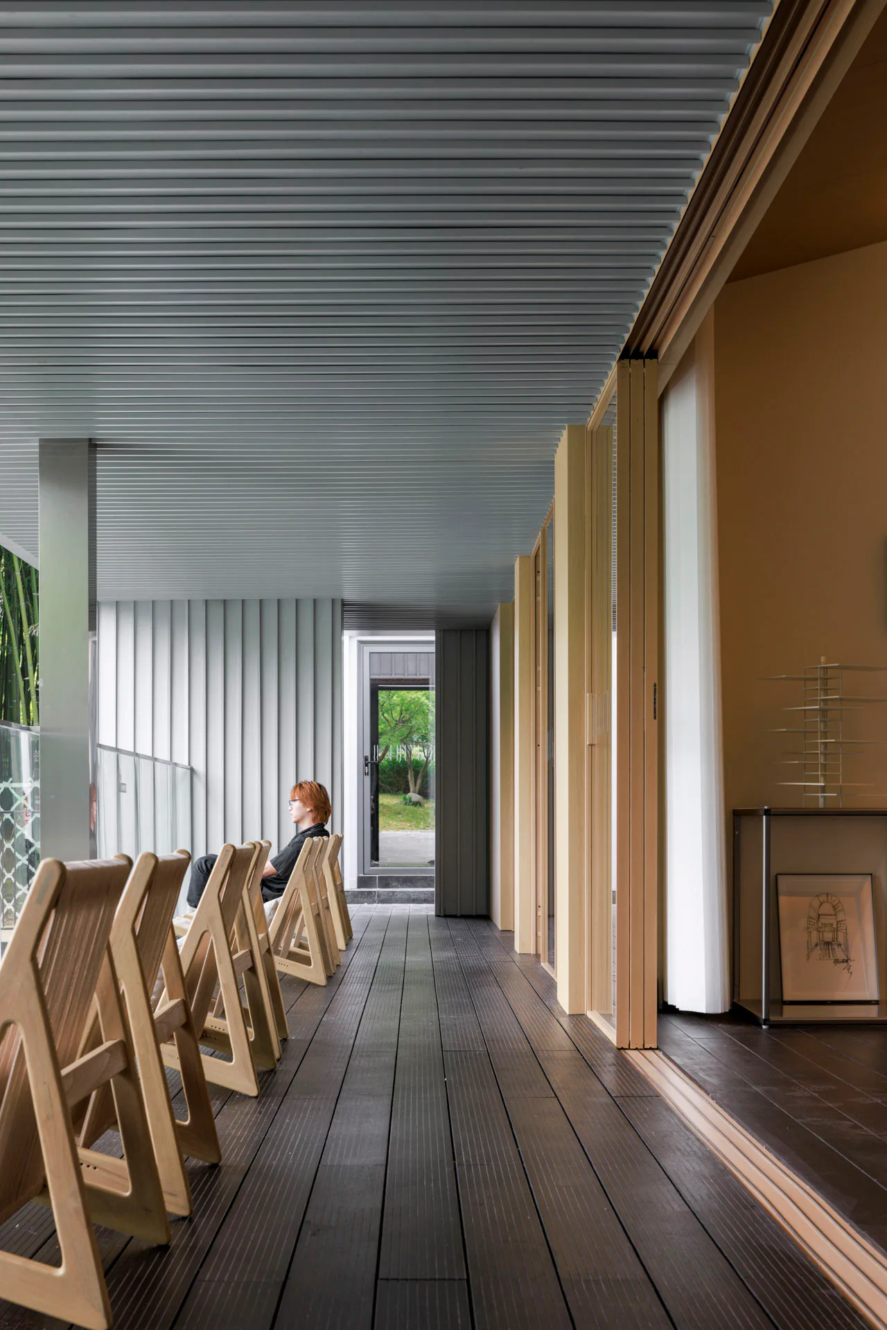 The Lake House: Life Experience Pavilion, Terrasse