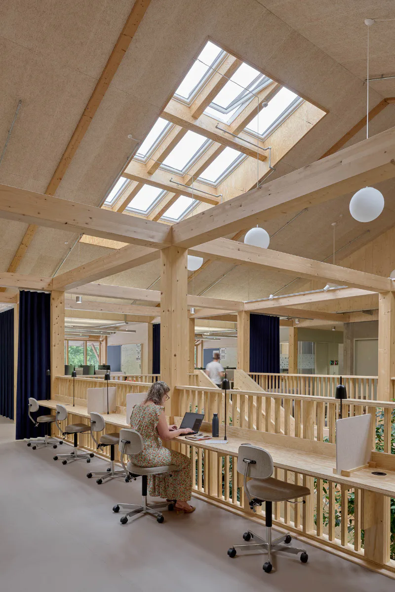 Flexibel nutzbare Arbeitsplätze im ersten Obergeschoss des des LKR Innovation House.