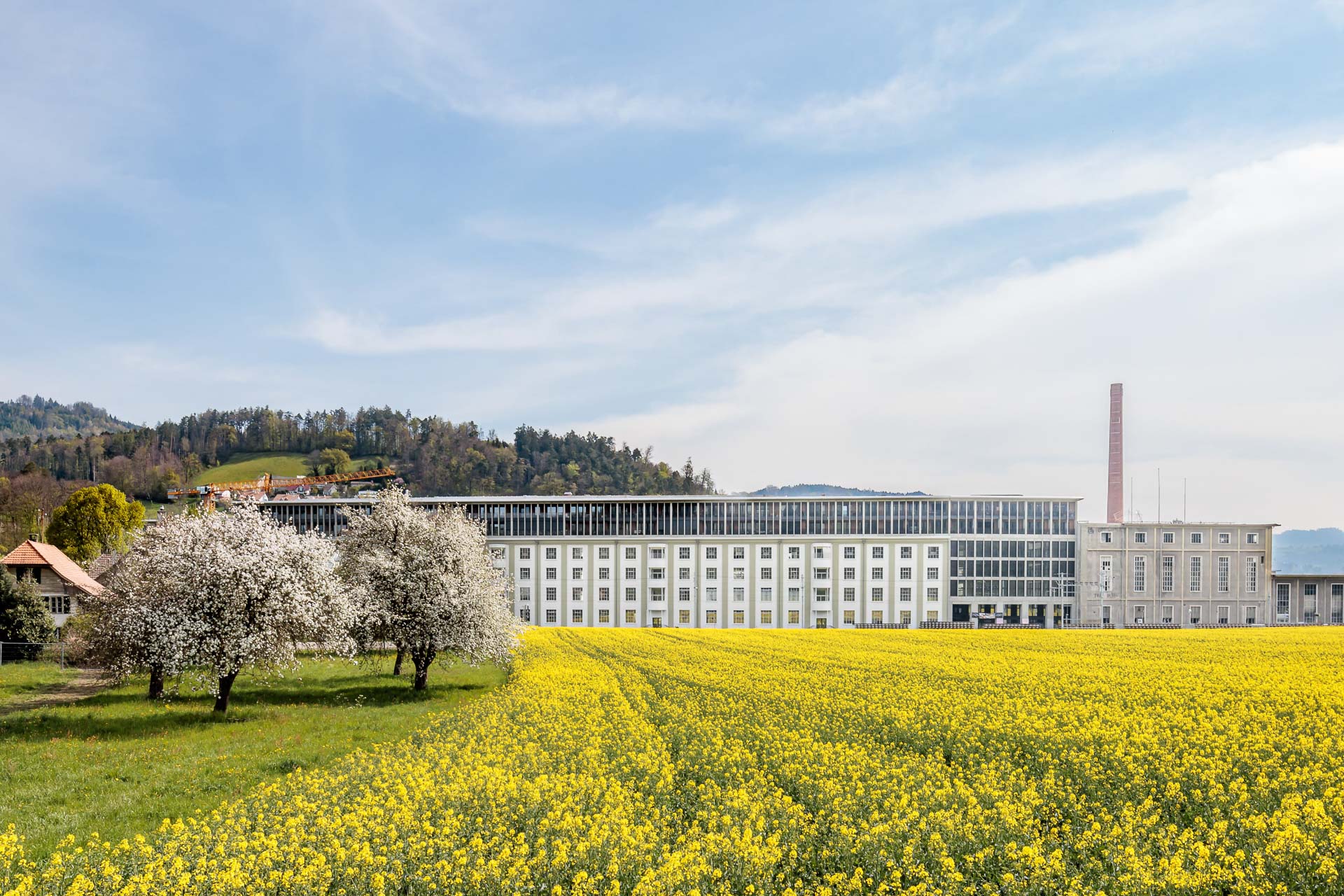 Akustik und Kühlung in einem Bauteil