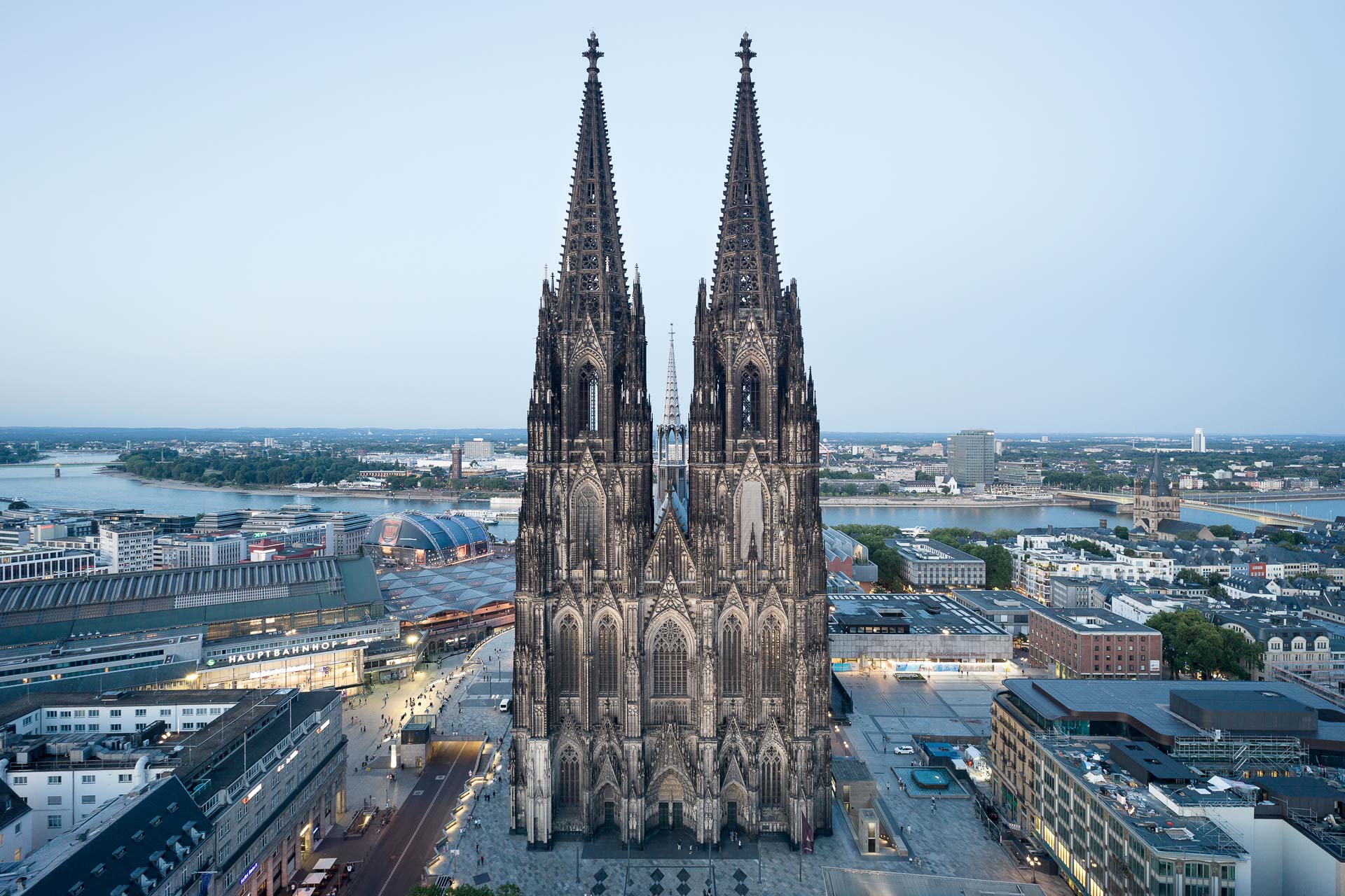 Neue LED-Beleuchtung für den Kölner Dom