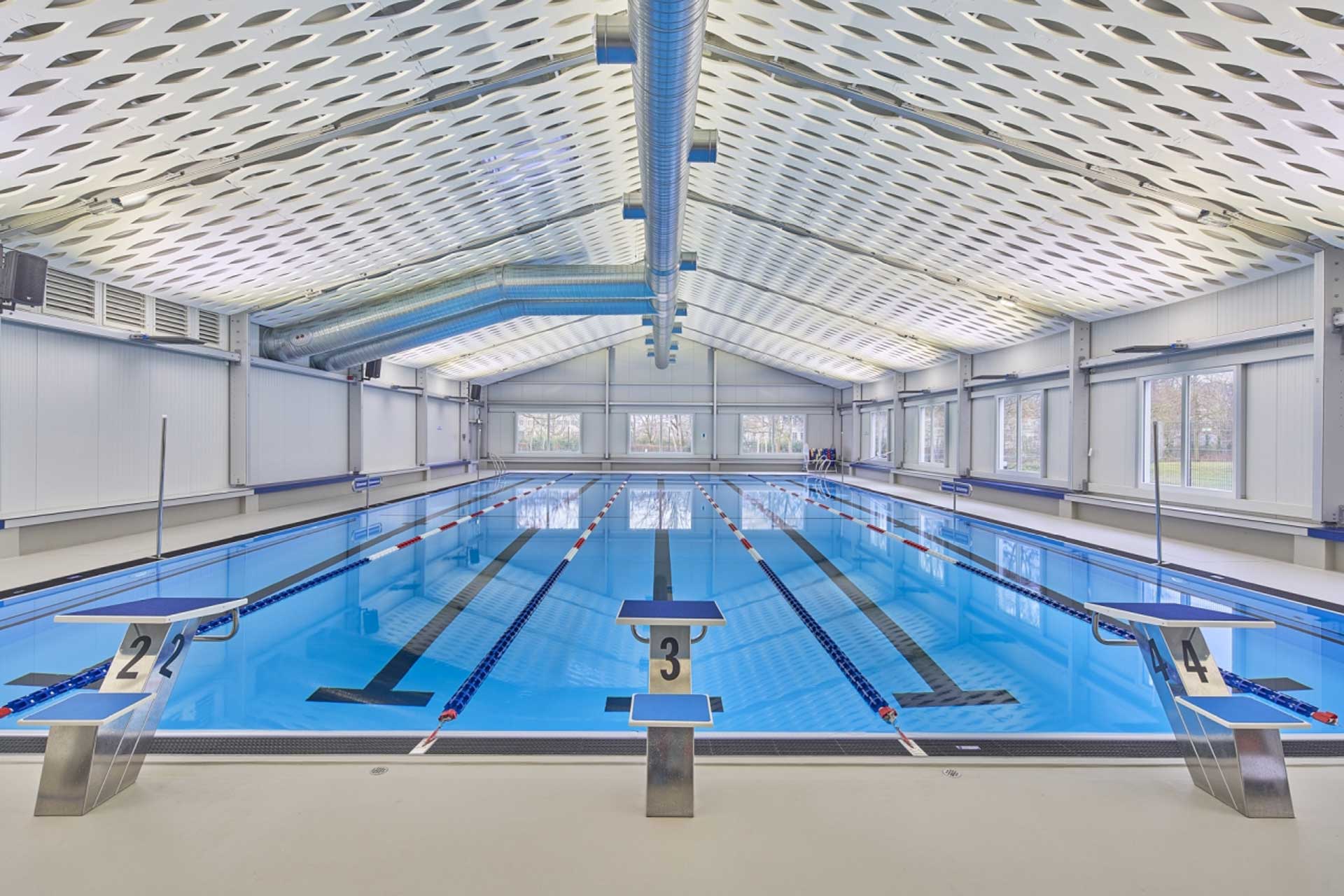 Nachhaltiges Schwimmbad in Rekordzeit