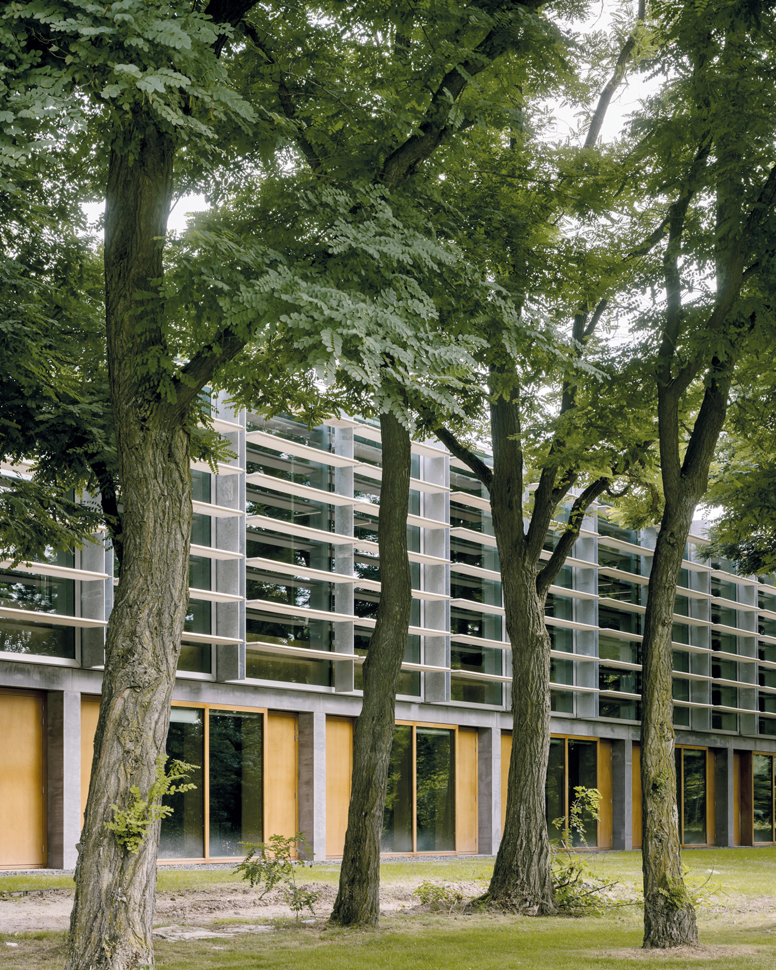 An der Südseite erhielt Civic die Sonnenschutzlamellen aus der Entstehungszeit des Gebäudes.