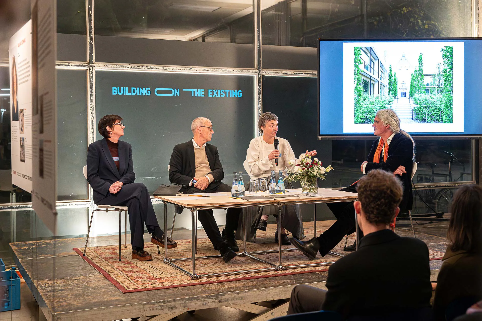 Zu seiner Keynote diskutierte Alexander Schwarz (rechts) mit Bie Plevoets (Universität Hasselt), dem Denkmalpfleger Jörg Haspel und An Fonteyne (noAarchitecten).