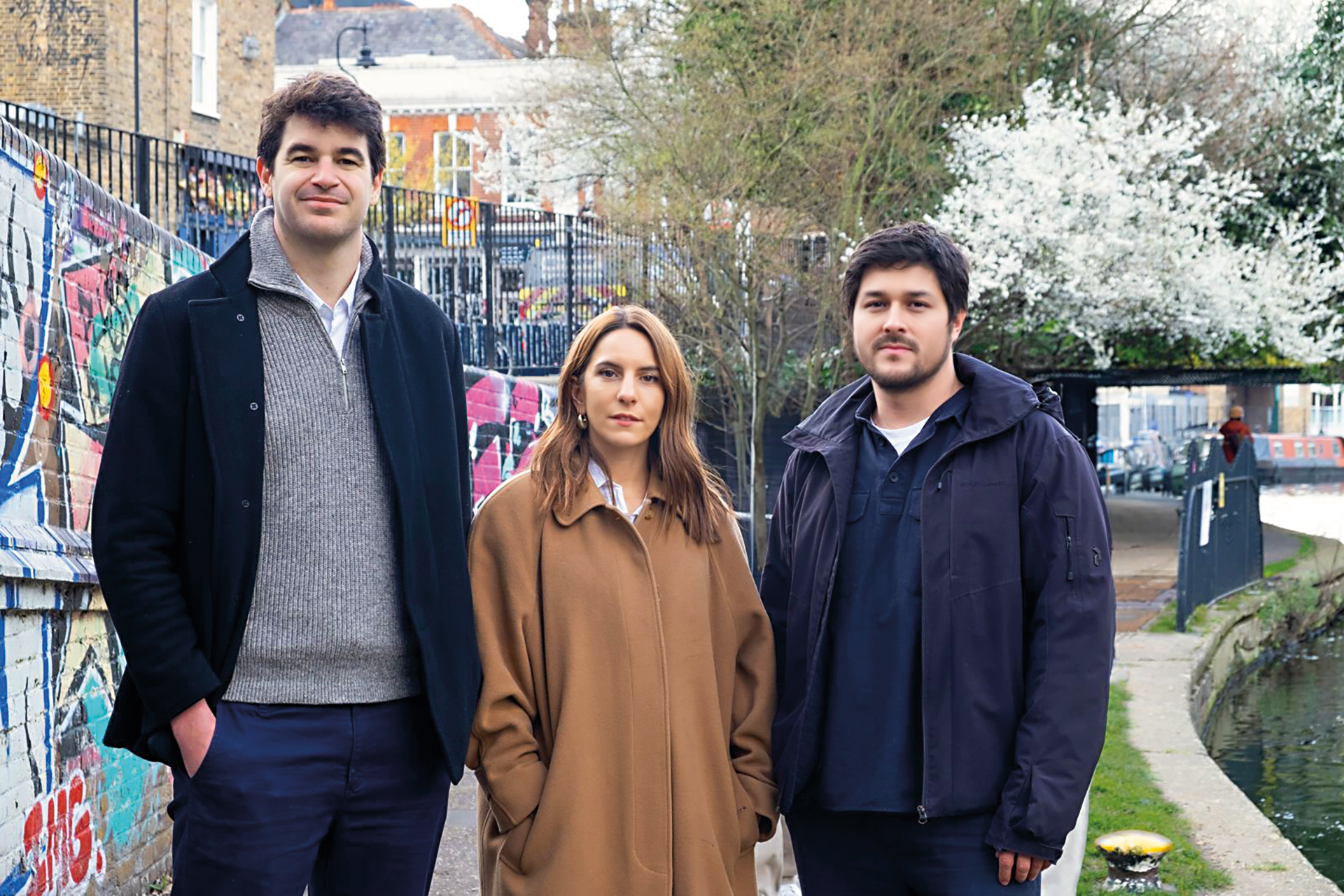 Atmos Lab: Das Beratungsbüro für Umwelttechnik mit Sitz in London untersucht den Einsatz passiver Strategien, um den Bedarf an mechanischen Systemen in Gebäuden zu reduzieren. Rafael Alonso Candau, Florencia Collo und Olivier Dambron gründeten Atmos Lab nach ihrem Master-Abschluss in Nachhaltigem Umweltdesign an der Architectural Association in London.