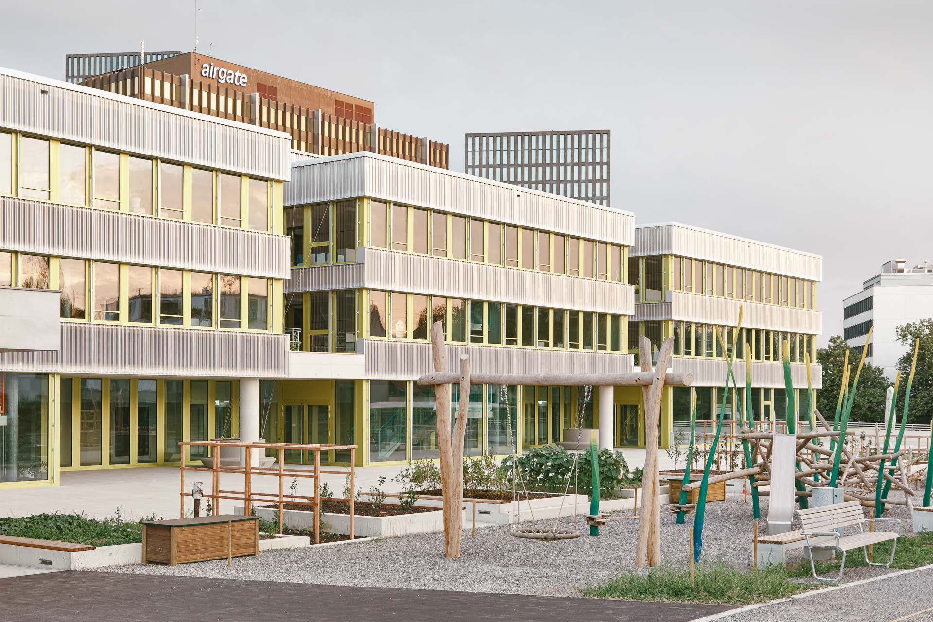 Schulanlage in Zürich von Bollhalder Walser