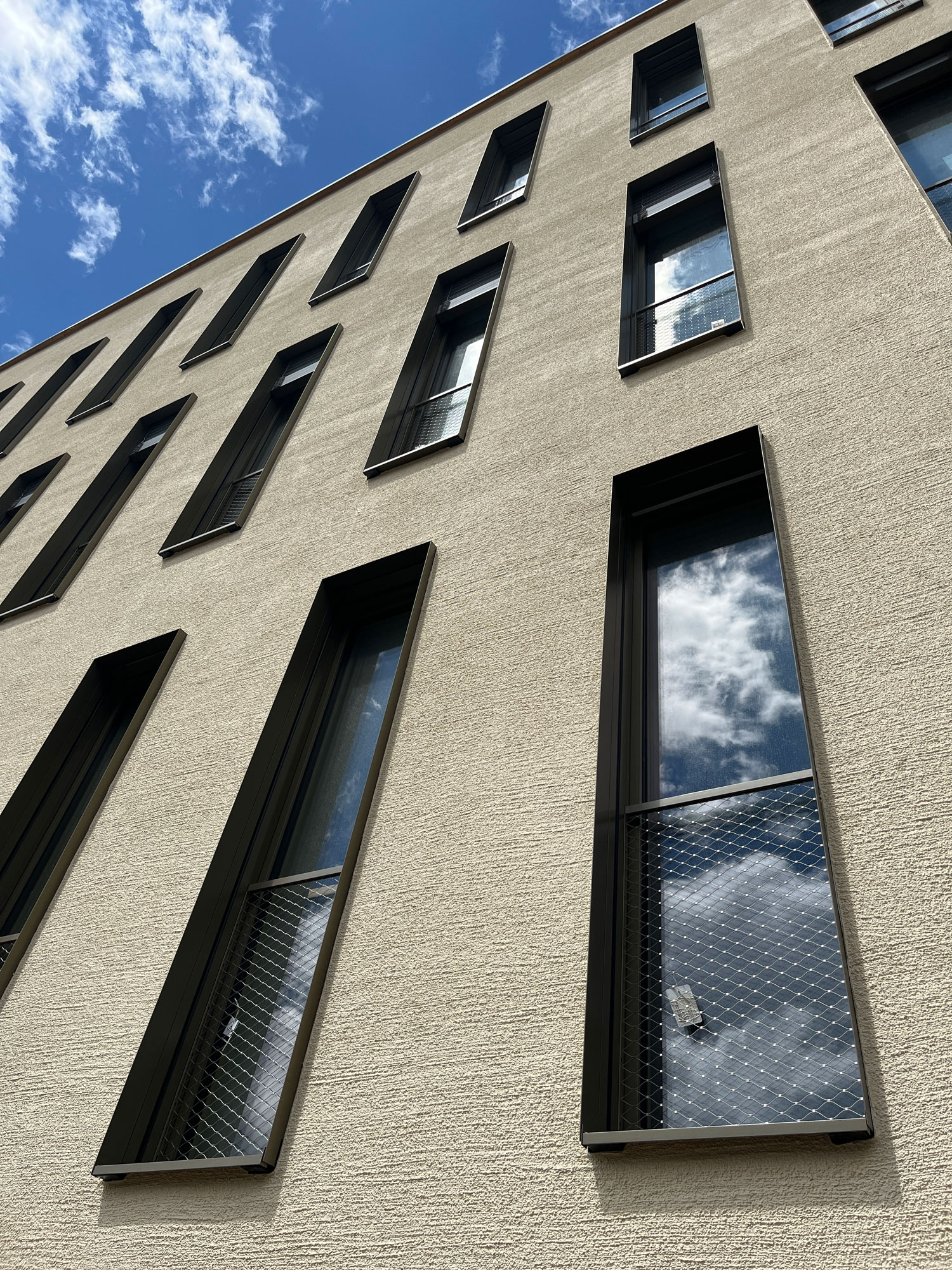 Fenstersicherung des Landratsamt s in Kehl.