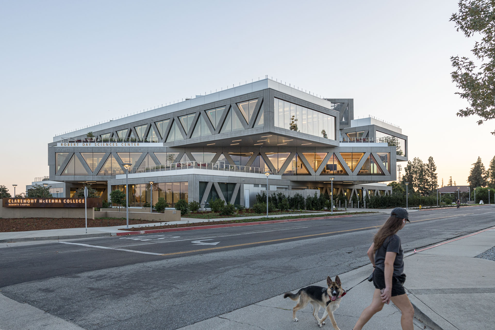 Robert Day Sciences Center von BIG