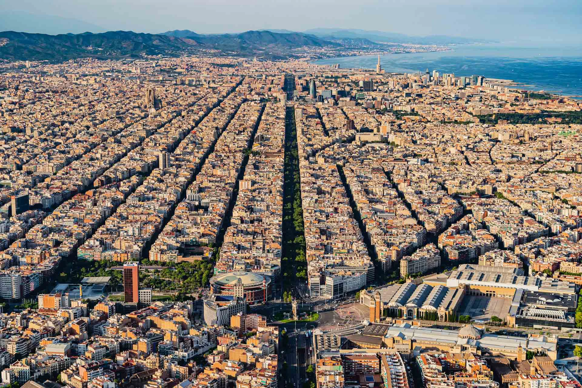 Barcelona ist immer eine Reise wert – und Anfang Juli für Architekturinteressierte erst recht: Der UIA-Weltkongress ist vom 28. Juni bis 3. Juli in der katalanischen Metropole zu Gast.