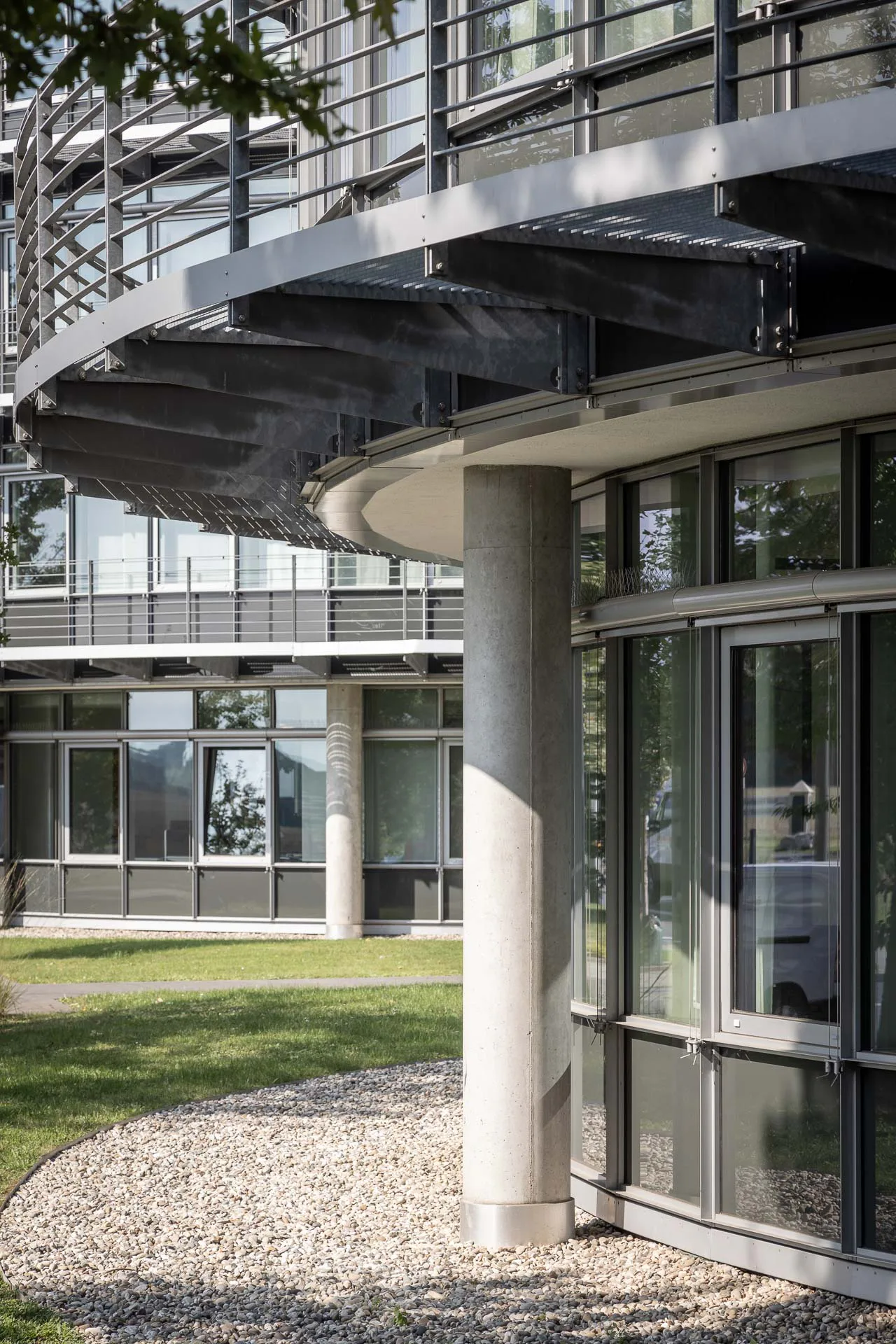 Im Zuge der Revitalisierung wurden sämtliche Pressleisten beziehungsweise Deckschalen inklusive der Dichtungen demontiert, gereinigt und mit neuen Belüftungs- und Entwässerungsöffnungen ausgestattet.