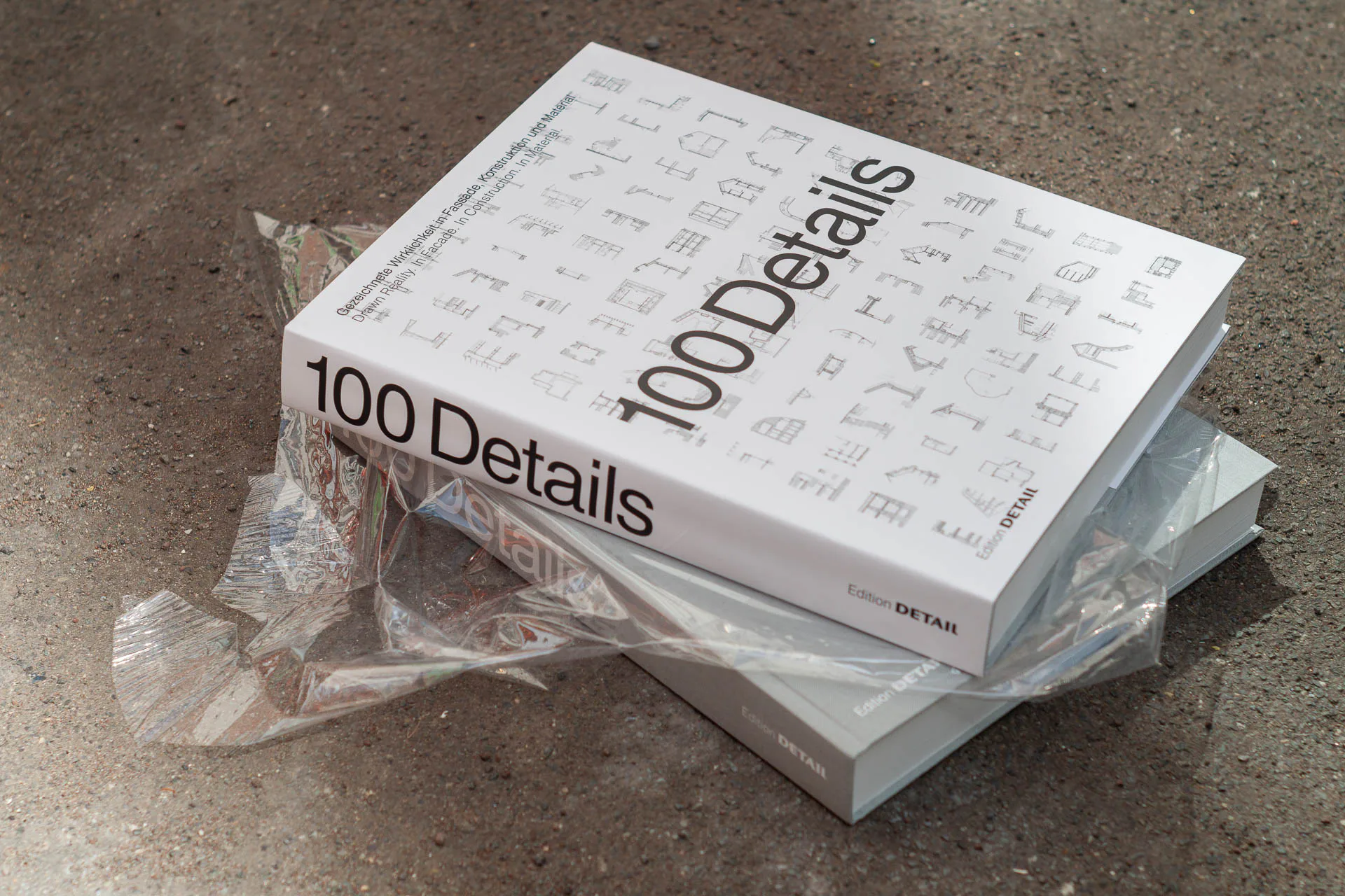Das Buch „100 Details. Gezeichnete Wirklichkeit in Fassade, Konstruktion und Material“ erscheint im April 2026 zum 65. Jubiläum von DETAIL.