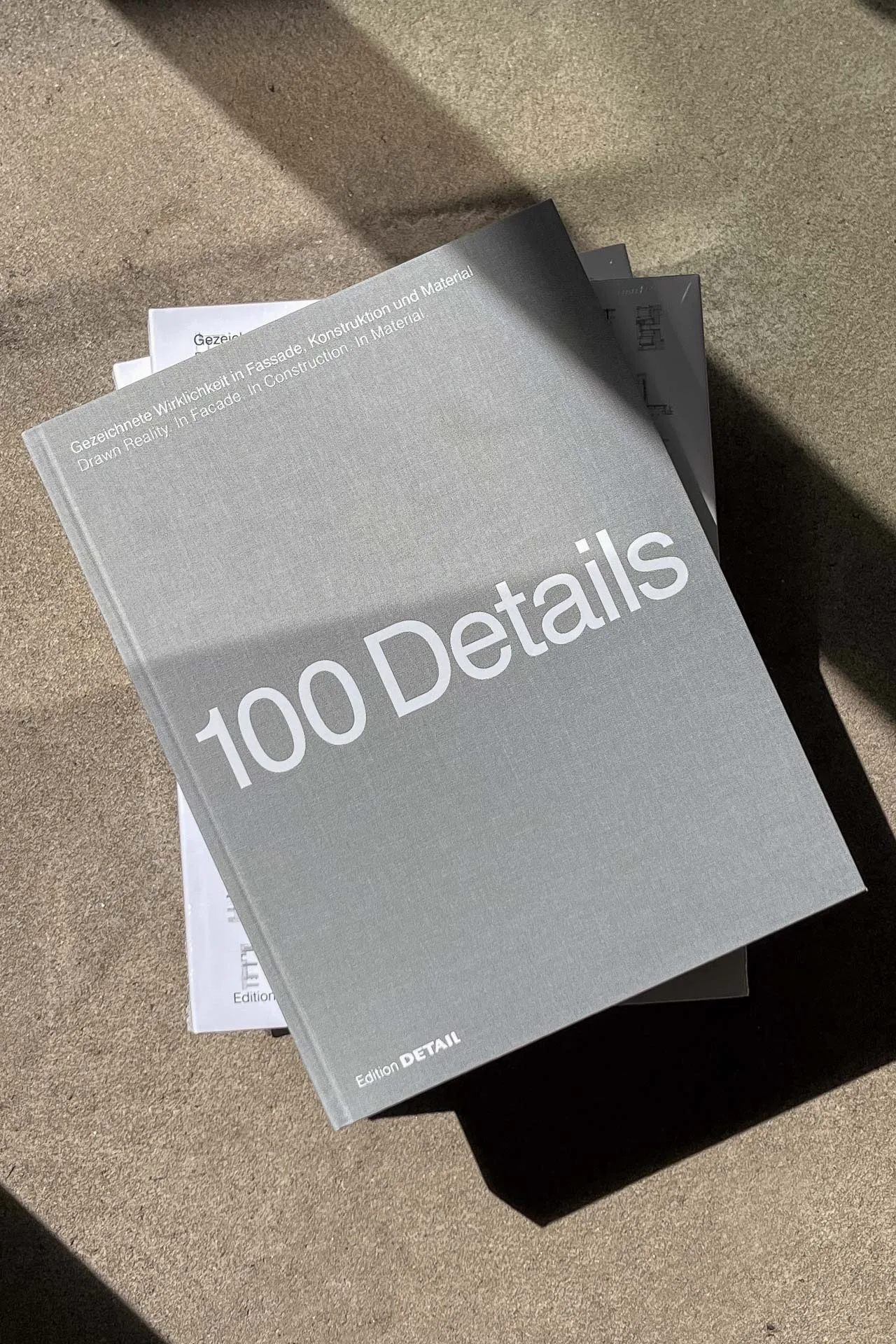 Zum 65. Jubiläum veröffentlicht Edition DETAIL ein besonderes Buch: 100 DETAIL-Zeichnungen aus über sechs Jahrzehnten, gesammelt in einem hochwertigen Band.