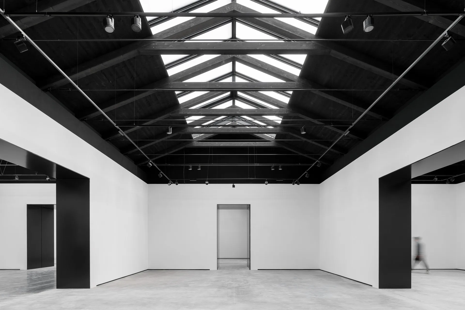 Die Ausstellungsräume sind als White Boxes gestaltet.