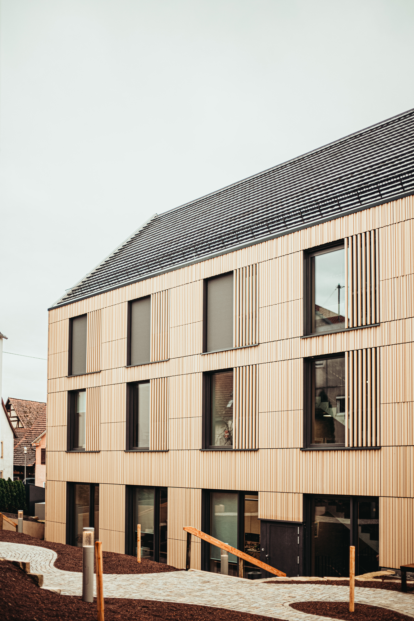 The baguettes and ceramic panels interlock with precision – a testament to meticulous design and accurate production.