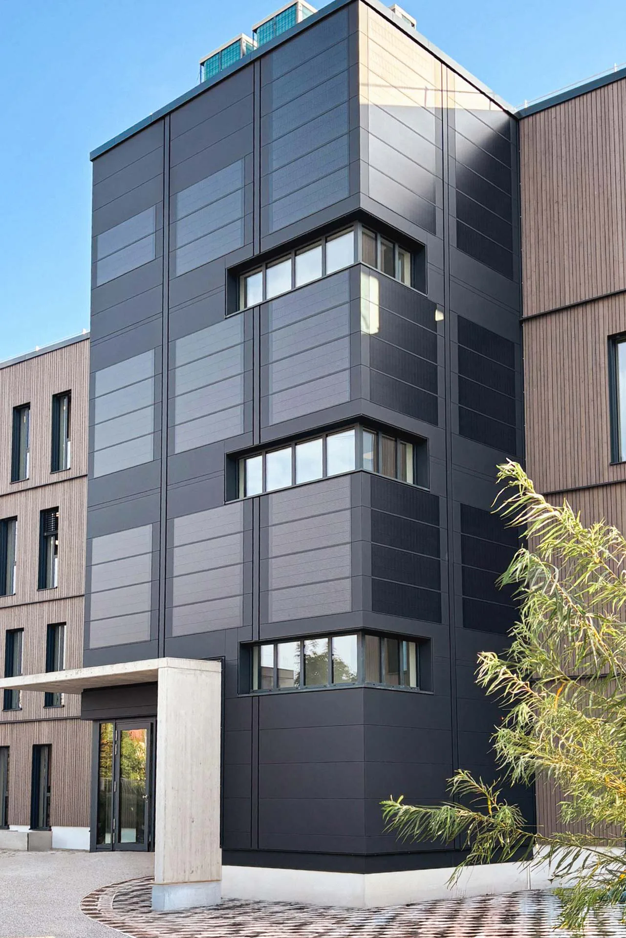 Vollintegrierte PV – Energiegewinnung direkt aus der Domico-Fassade.