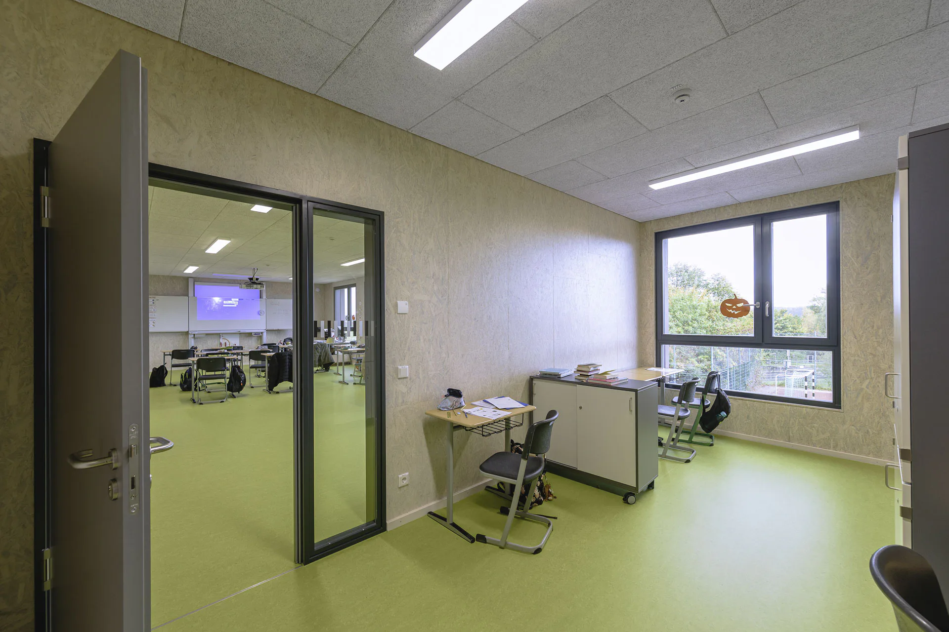 Im Interrimsneubau gibt es neben Klassen- und Gruppenräumen auch verschiedene förderpädagogische Bereiche.