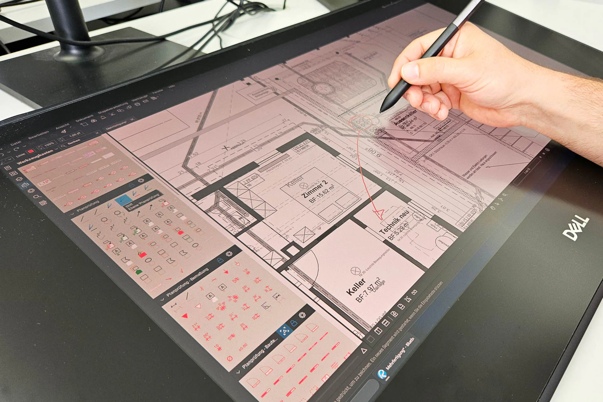 Die intuitive Planbearbeitung mit Revu spart Zeit, individuelle Bauherrenwünsche lassen sich sofort im PDF vermerken.