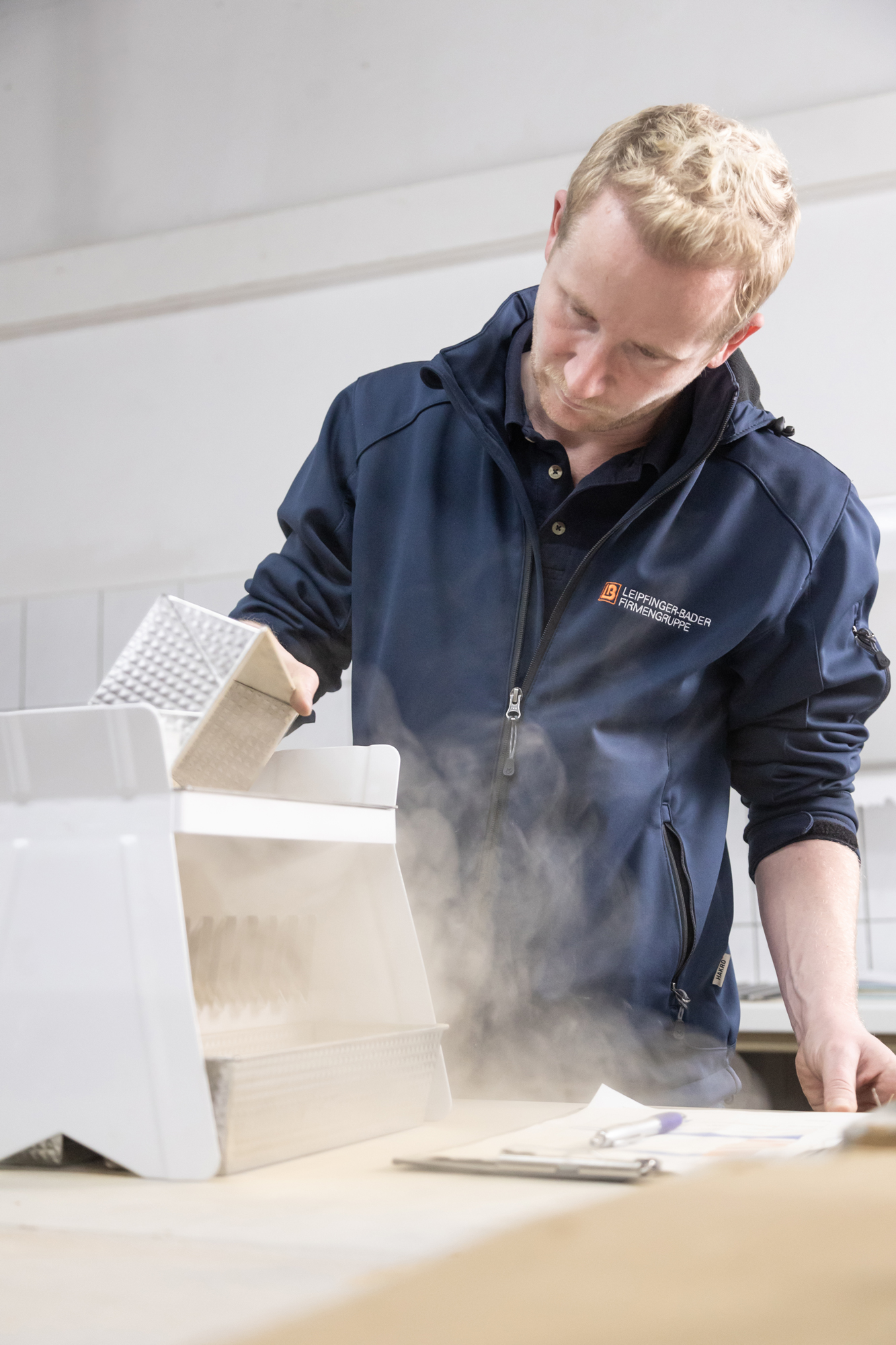 Leipfinger-Bader entwickelt nachhaltige Bauprodukte, die Ökologie und Wirtschaftlichkeit sinnvoll verbinden. Möglich wird das durch konsequente Forschung und innovative Lösungen – damit ressourcenschonendes Bauen in der Praxis effizient und planbar bleibt.