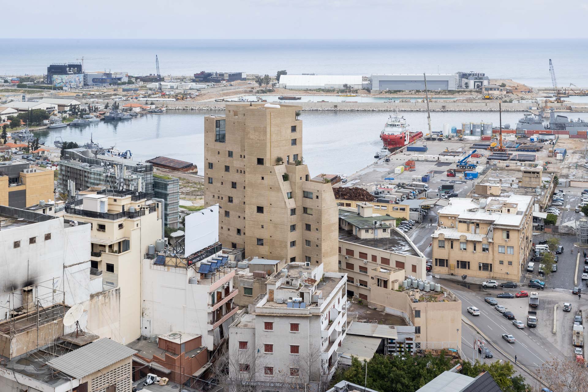 Stone Garden in Beirut (2020). Der Wohnkomplex liegt in der Nähe des Industriehafens am Rand des vom Bürgerkrieg zerstörten Stadtzentrums.