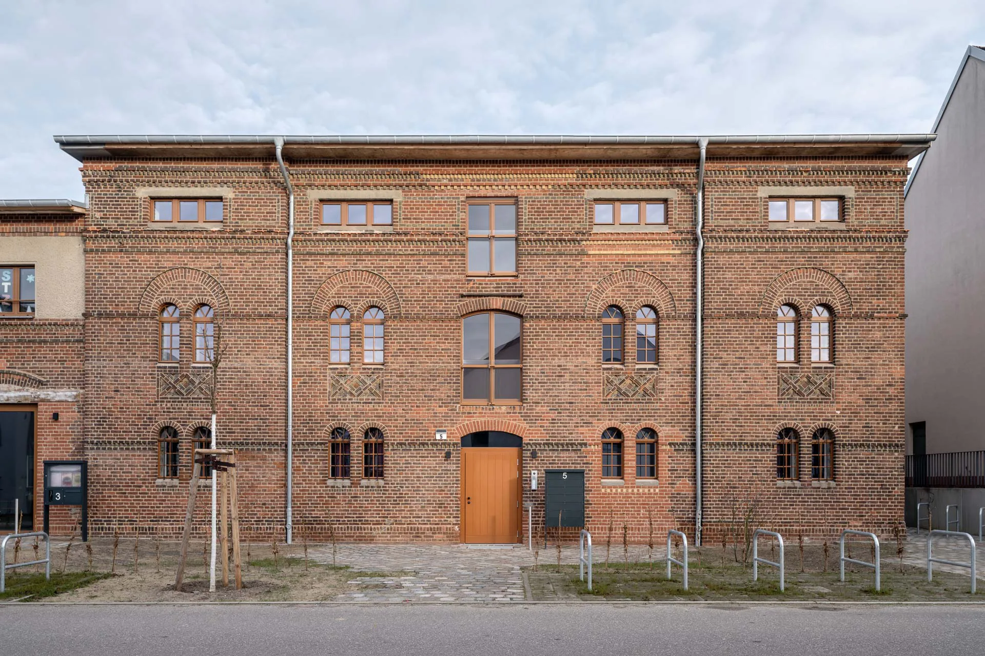 Fassade des dreigeschossigen Speichers