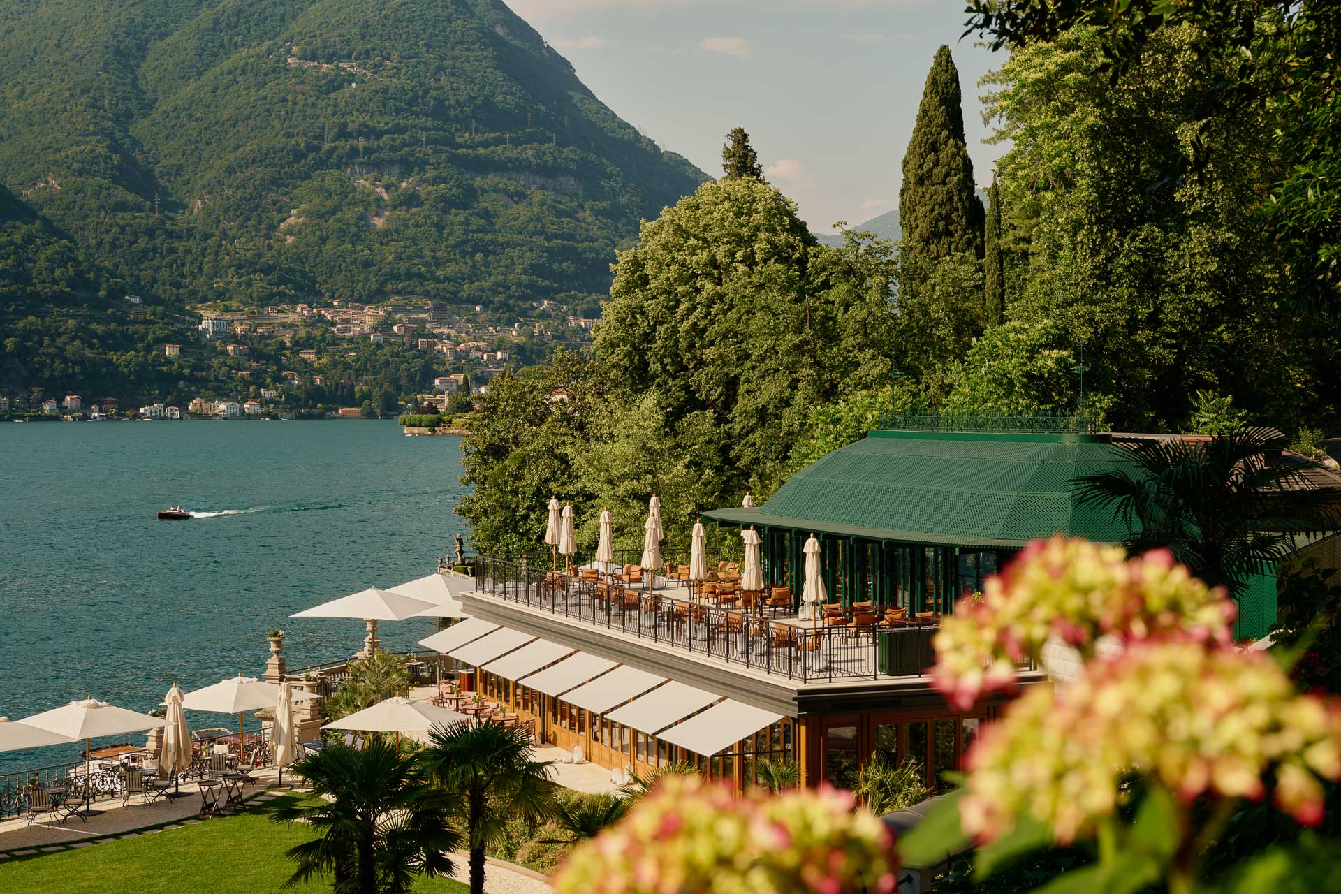 Das Restaurat L’Aria liegt im Dorf Blevio mit direktem Blick auf den Comer See. © Robert Rieger