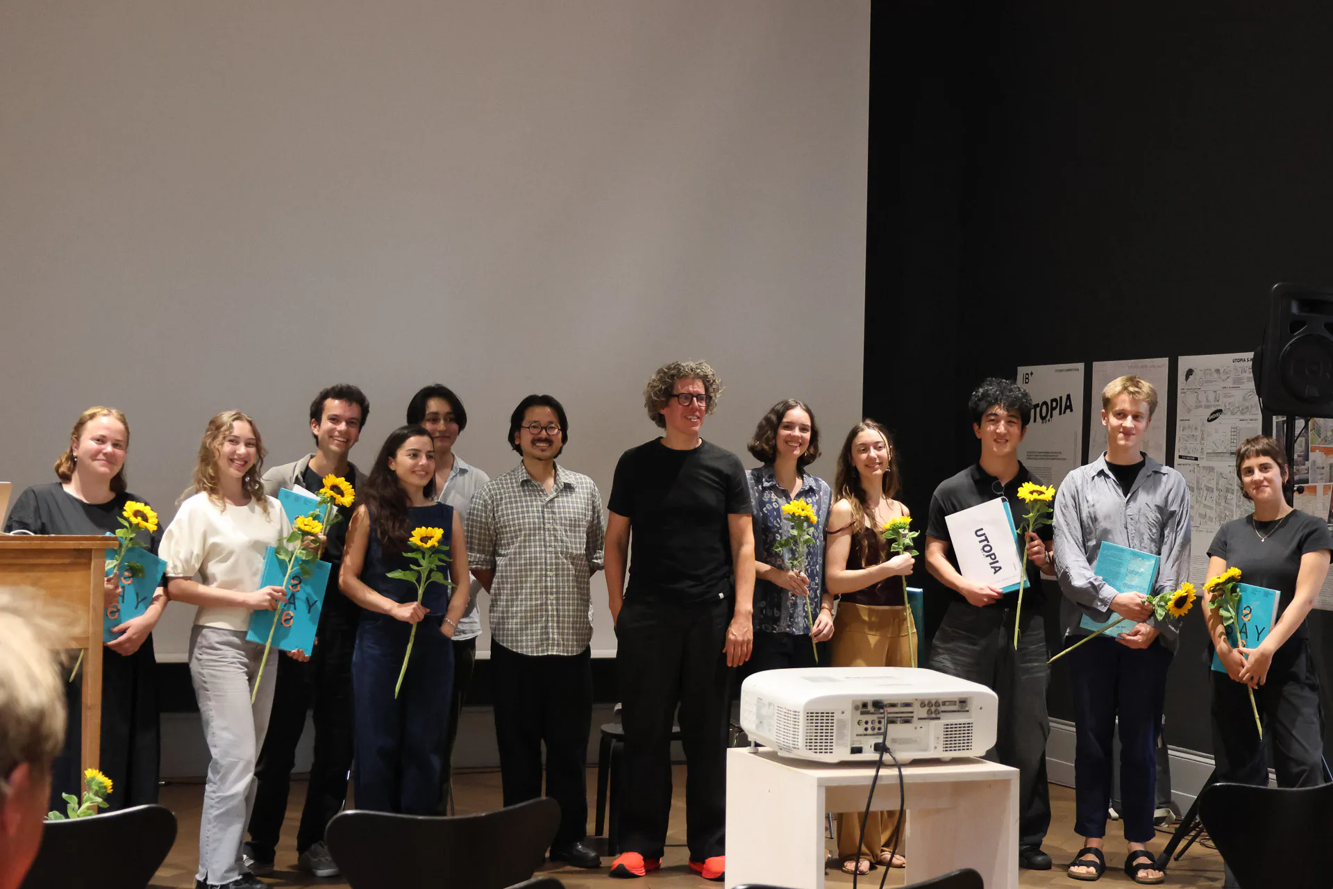 Die ausgezeichneten Studierenden bei der Preisverleihung von UTOPIA – NOW!