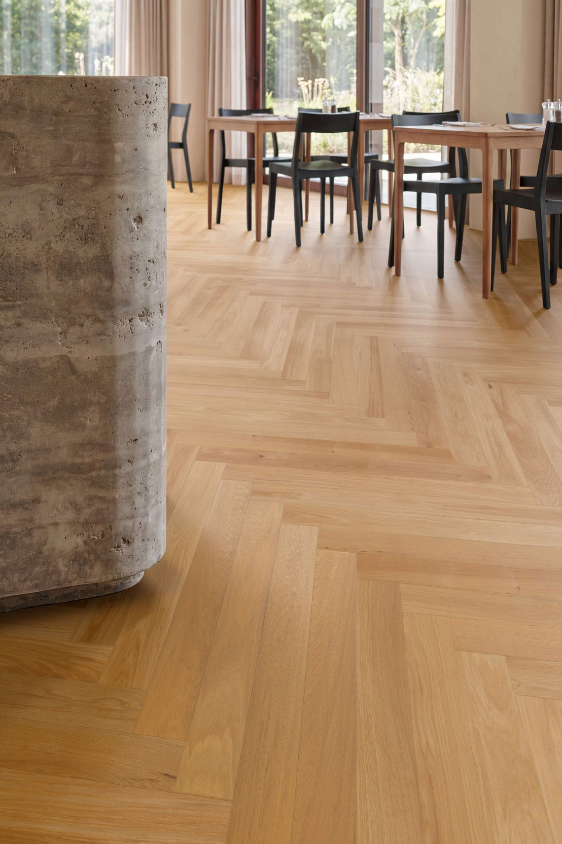 Cleverpark 900 in Eiche Natur mit B-Resist – hier im Fischgrat verlegt.