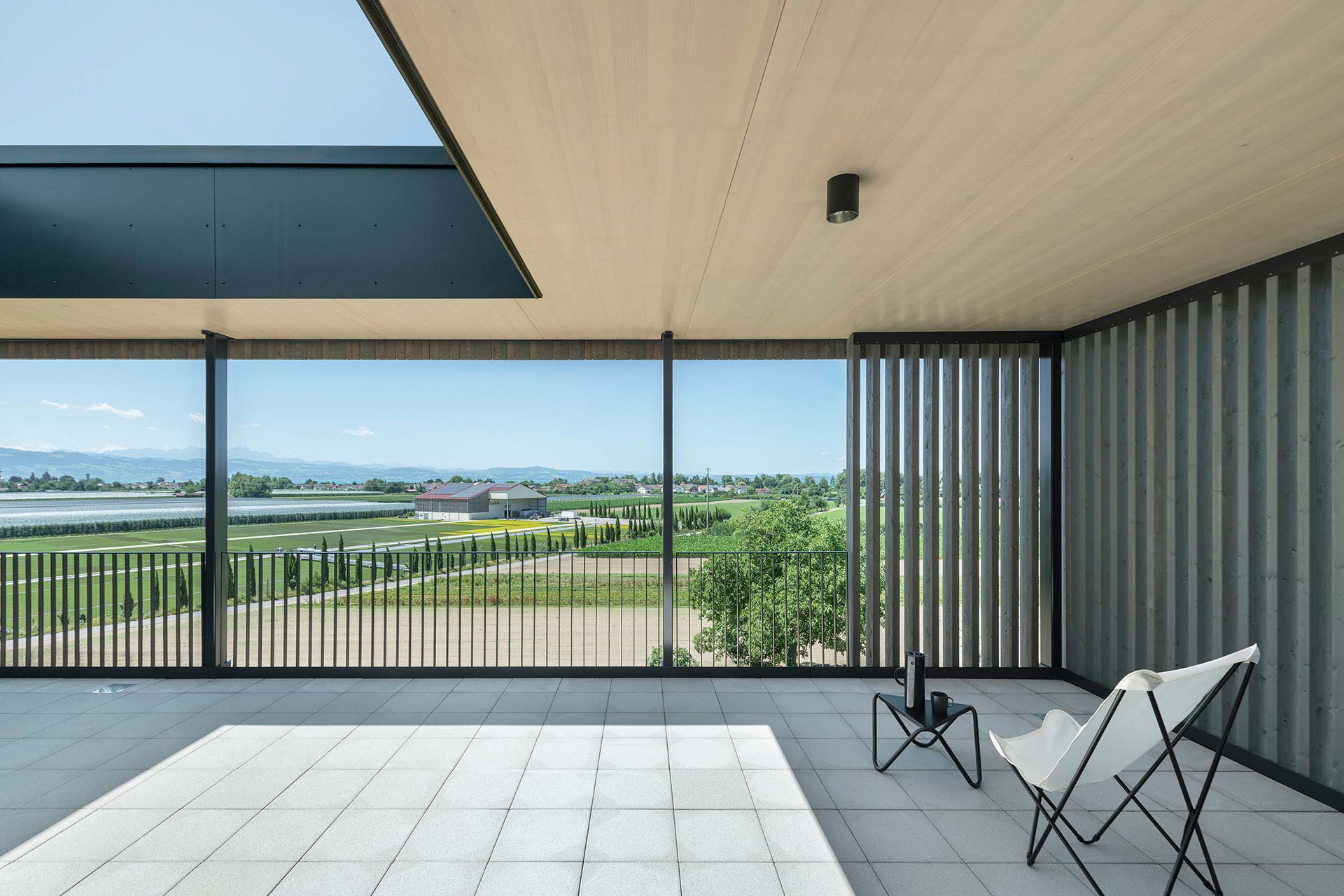 Das Deckensystem von best wood Schneider hat 2020 den Architects’ Darling Award 2020 Gold gewonnen, und zwar in der Kategorie „Beste Produkt-Innovation Rohbau“.