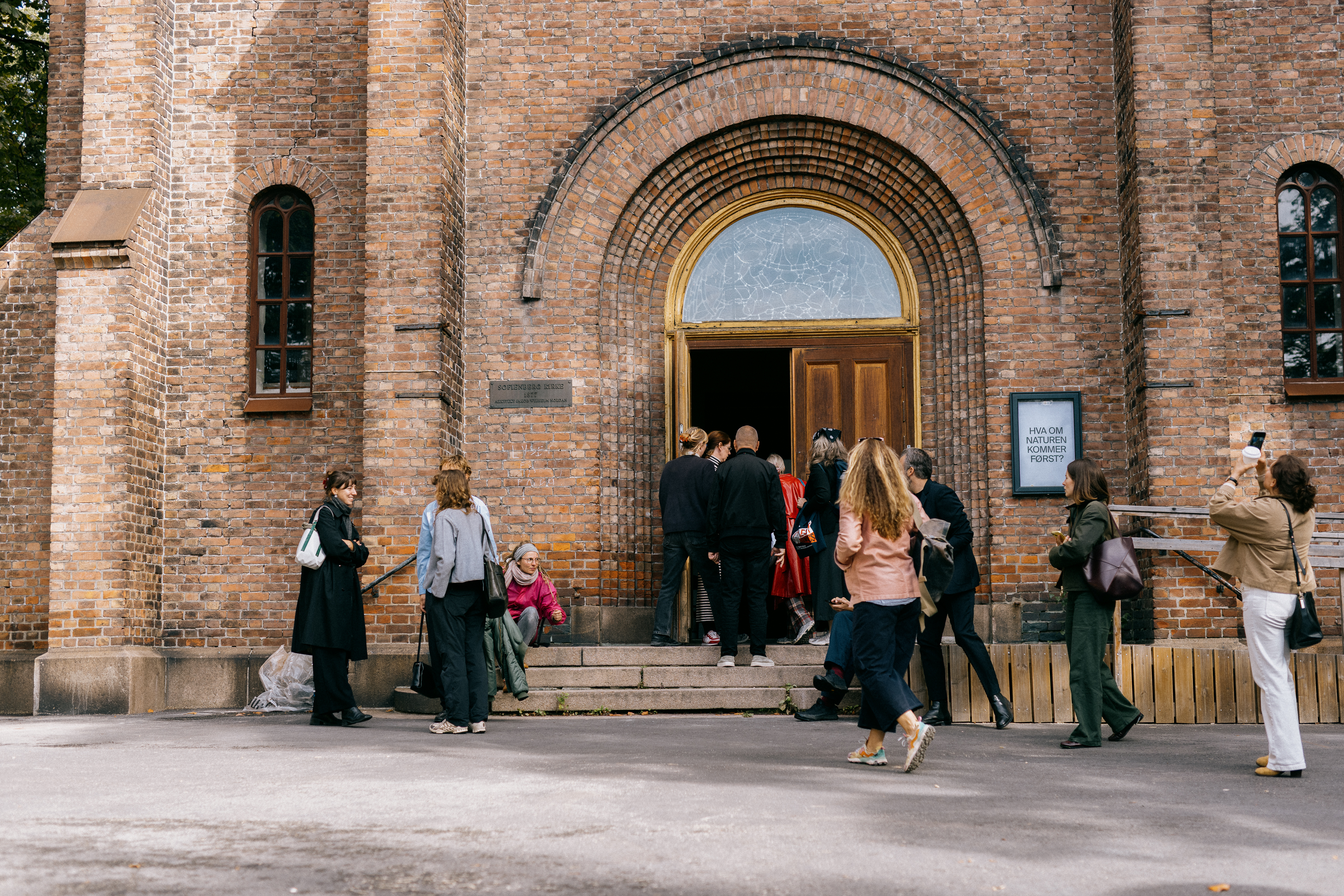 For two weeks, architects, researchers, designers and creative professionals explored the possibilities of sustainable building at Sofien Church in Oslo.