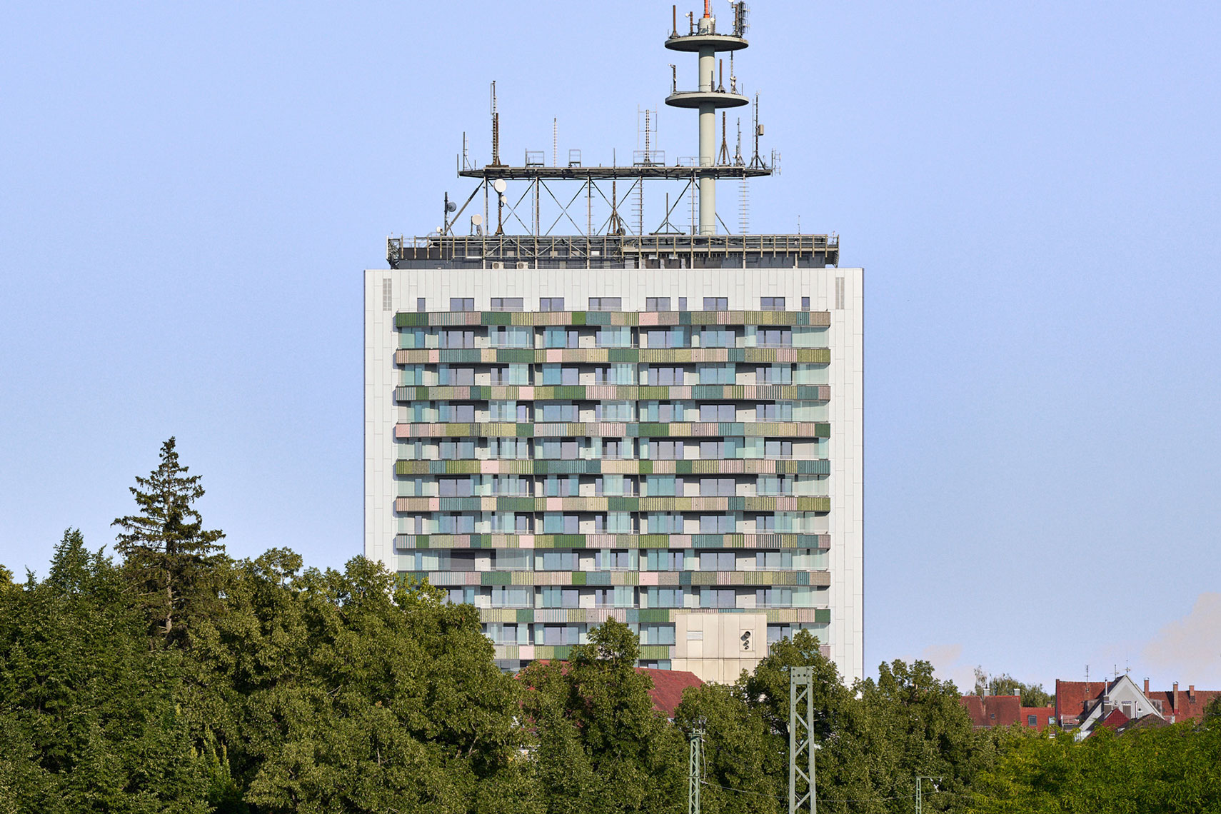 Die Revitalisierung des Bürohochhauses als Wohnturm ist eine zukunftsweisende Referenz für den Umgang mit dem Bestand. 