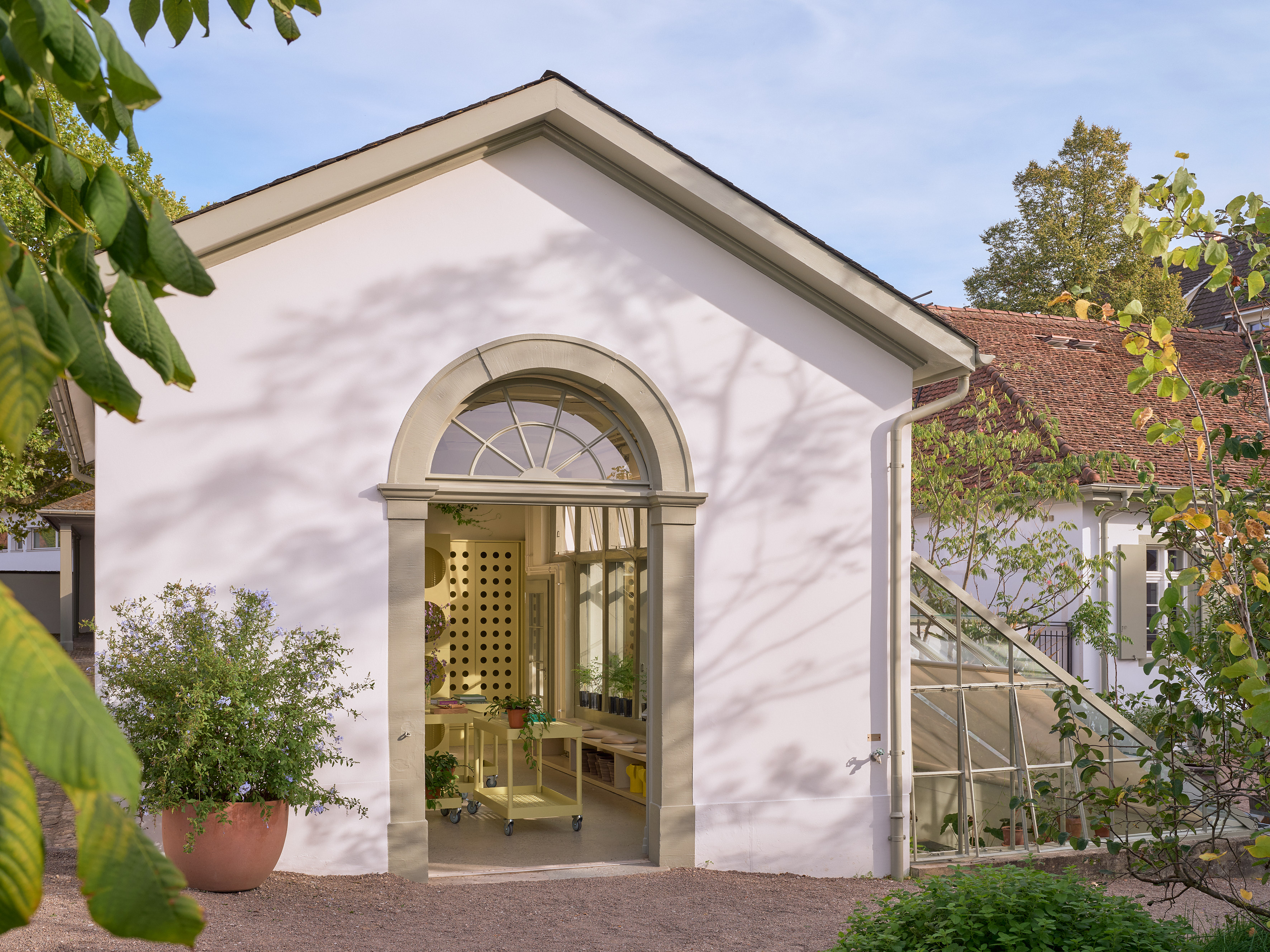 Die restaurierte Orangerie geplant von India Mahdavi